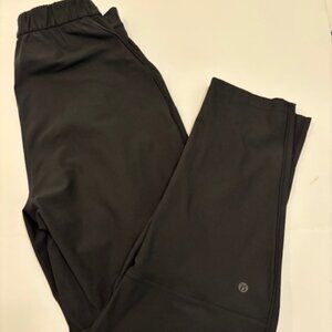 Lululemon Womens EUC Black Pleated Front Cropped Pull On Trousers Small